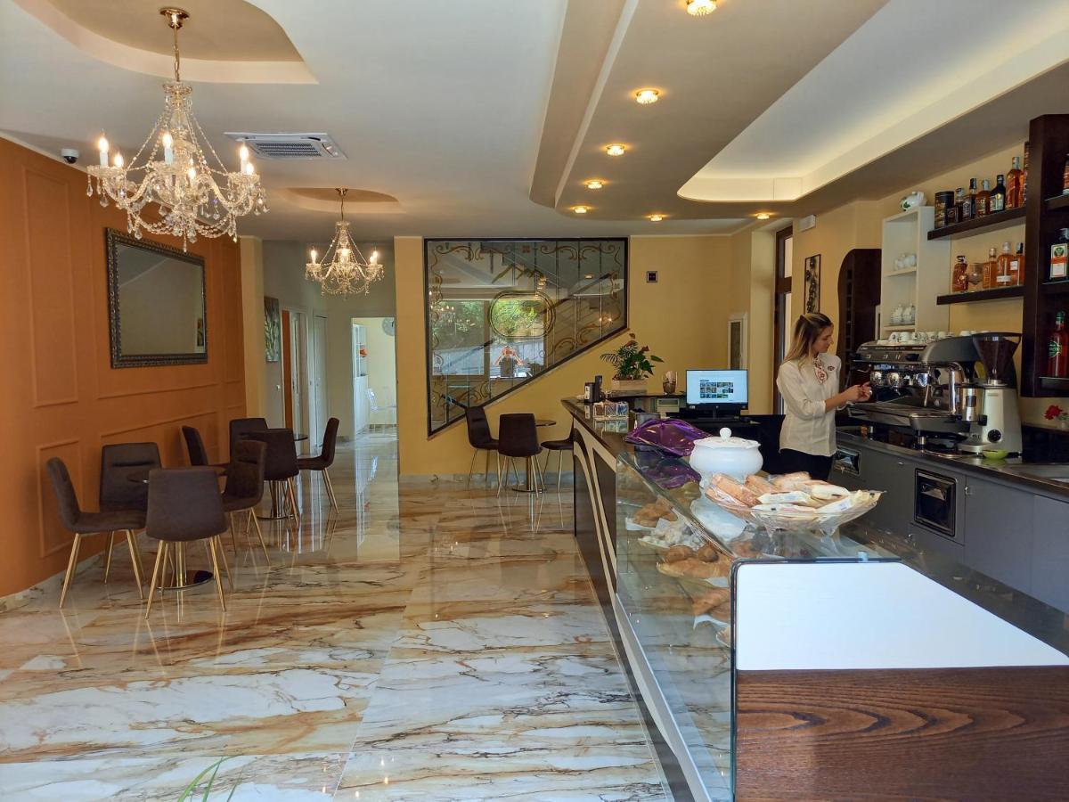 Hotel Ristorante Villa Terry Lauria Inferiore Buitenkant foto