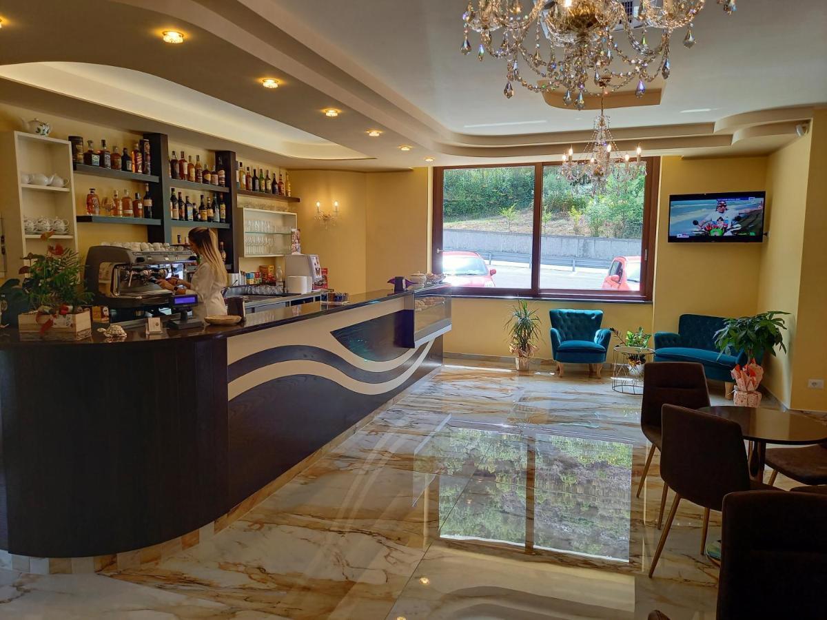 Hotel Ristorante Villa Terry Lauria Inferiore Buitenkant foto