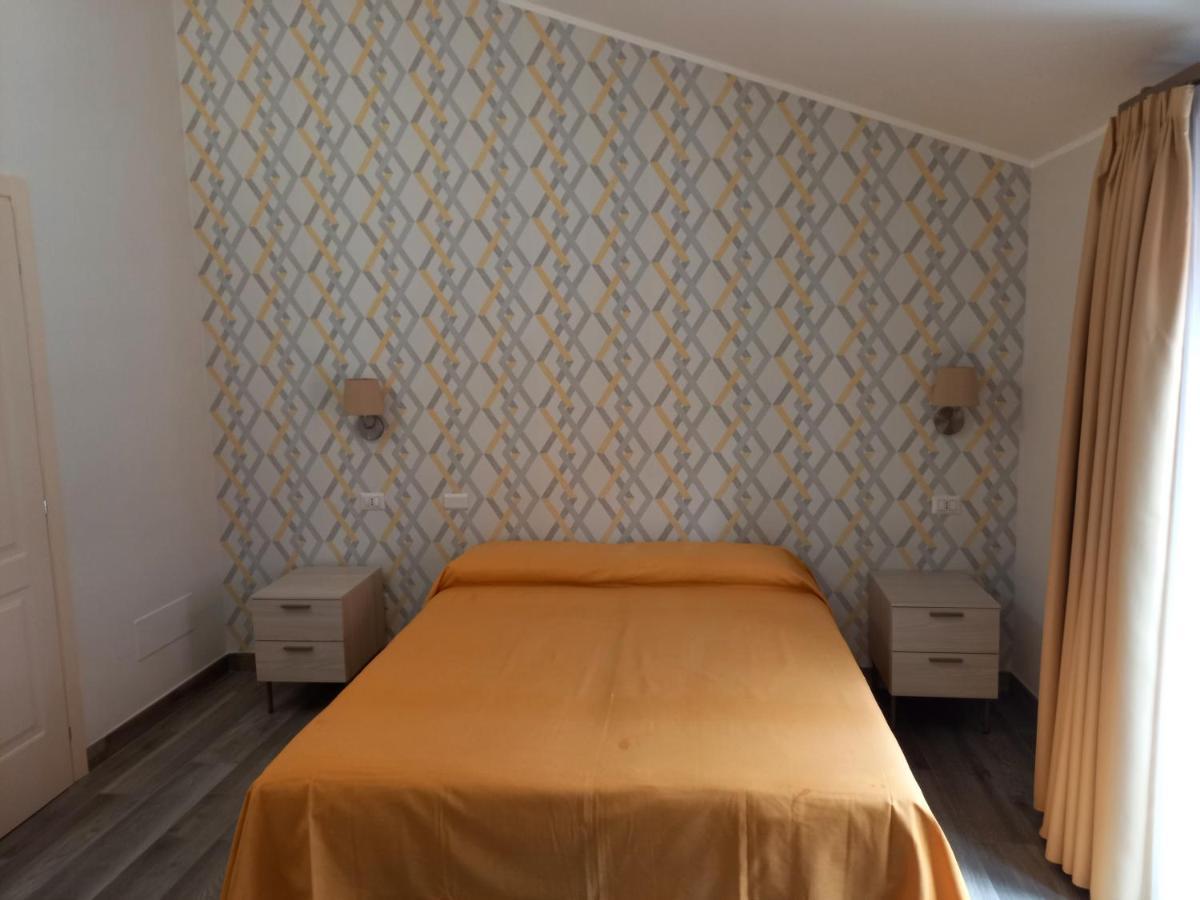 Hotel Ristorante Villa Terry Lauria Inferiore Buitenkant foto