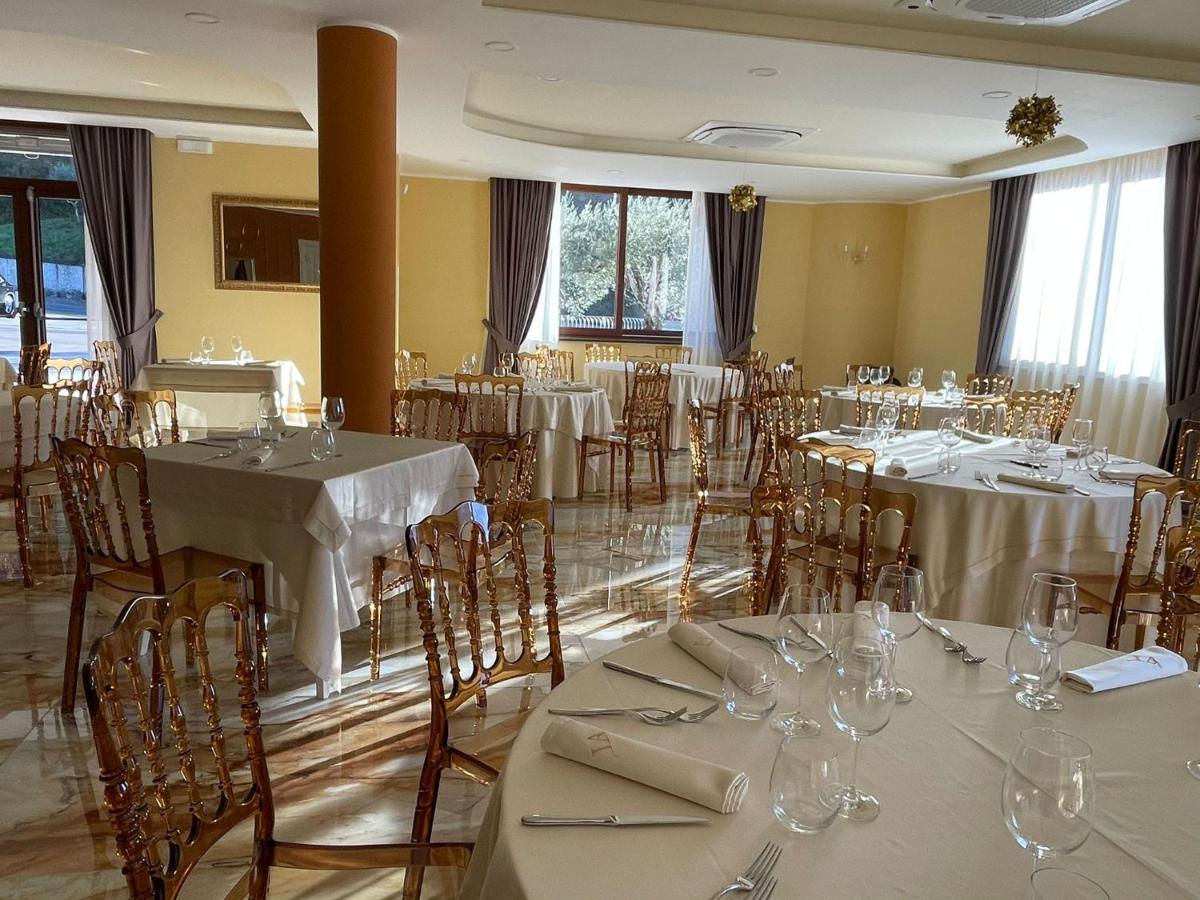 Hotel Ristorante Villa Terry Lauria Inferiore Buitenkant foto