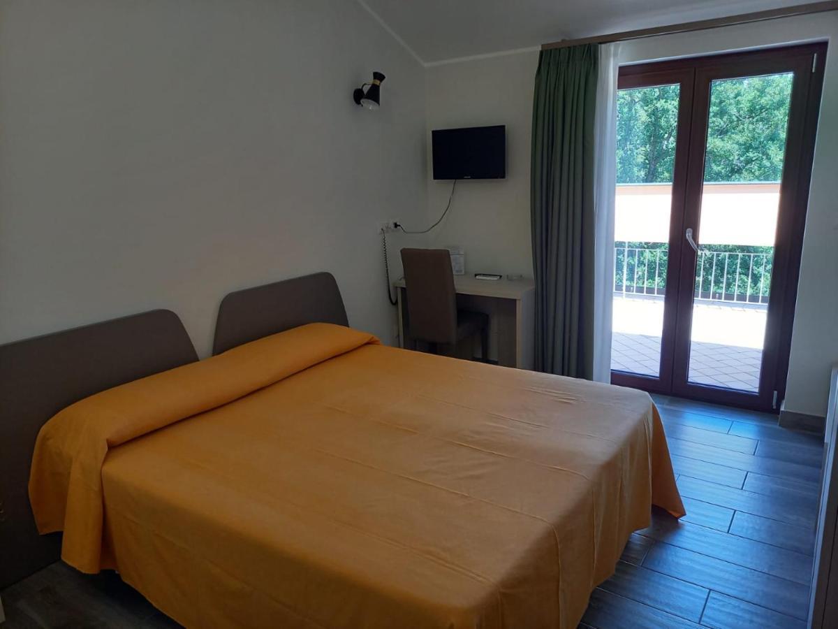 Hotel Ristorante Villa Terry Lauria Inferiore Buitenkant foto
