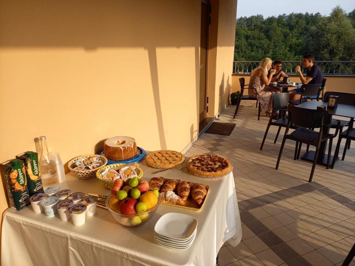 Hotel Ristorante Villa Terry Lauria Inferiore Buitenkant foto
